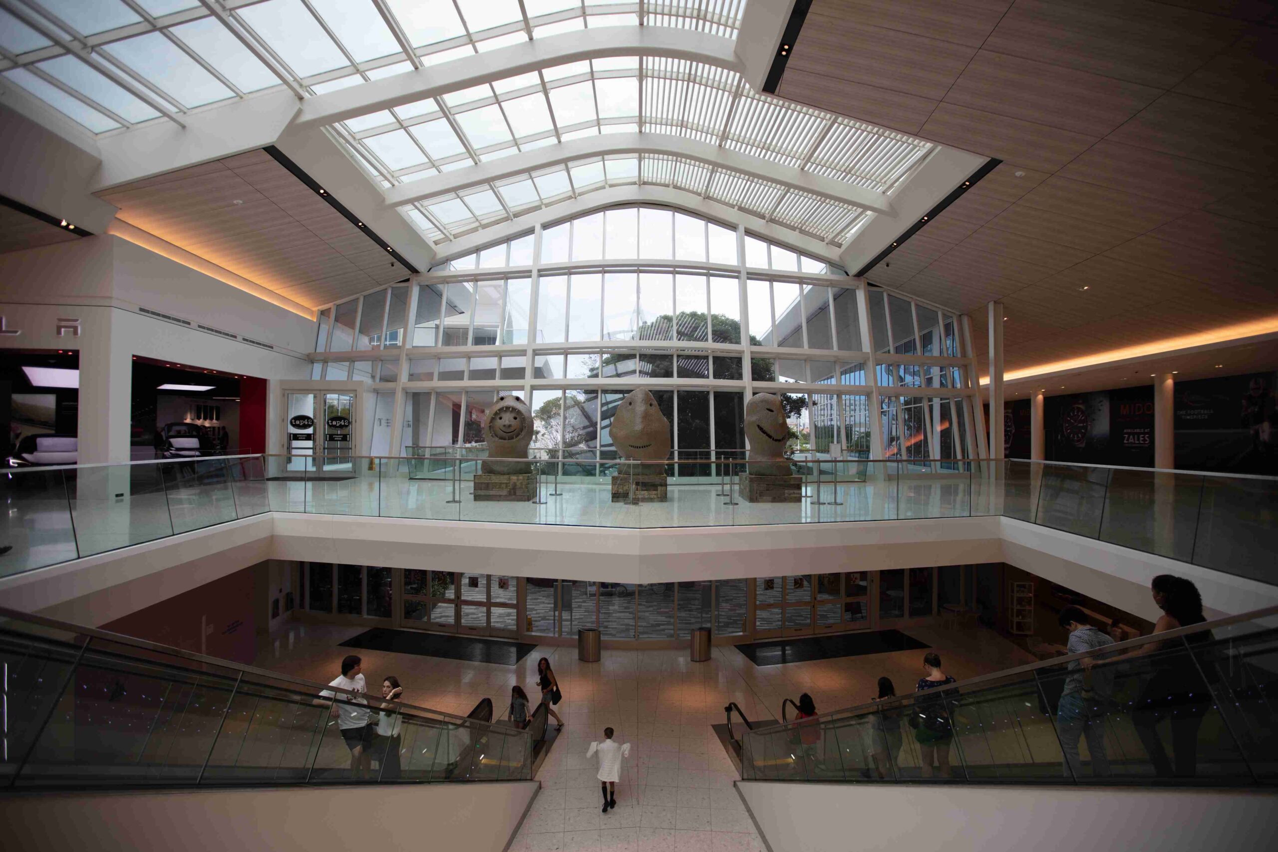 Aventura Mall Second Floor Sculpture (Photo courtesy of the GMCVB – http://MiamiandMiamiBeach.com)