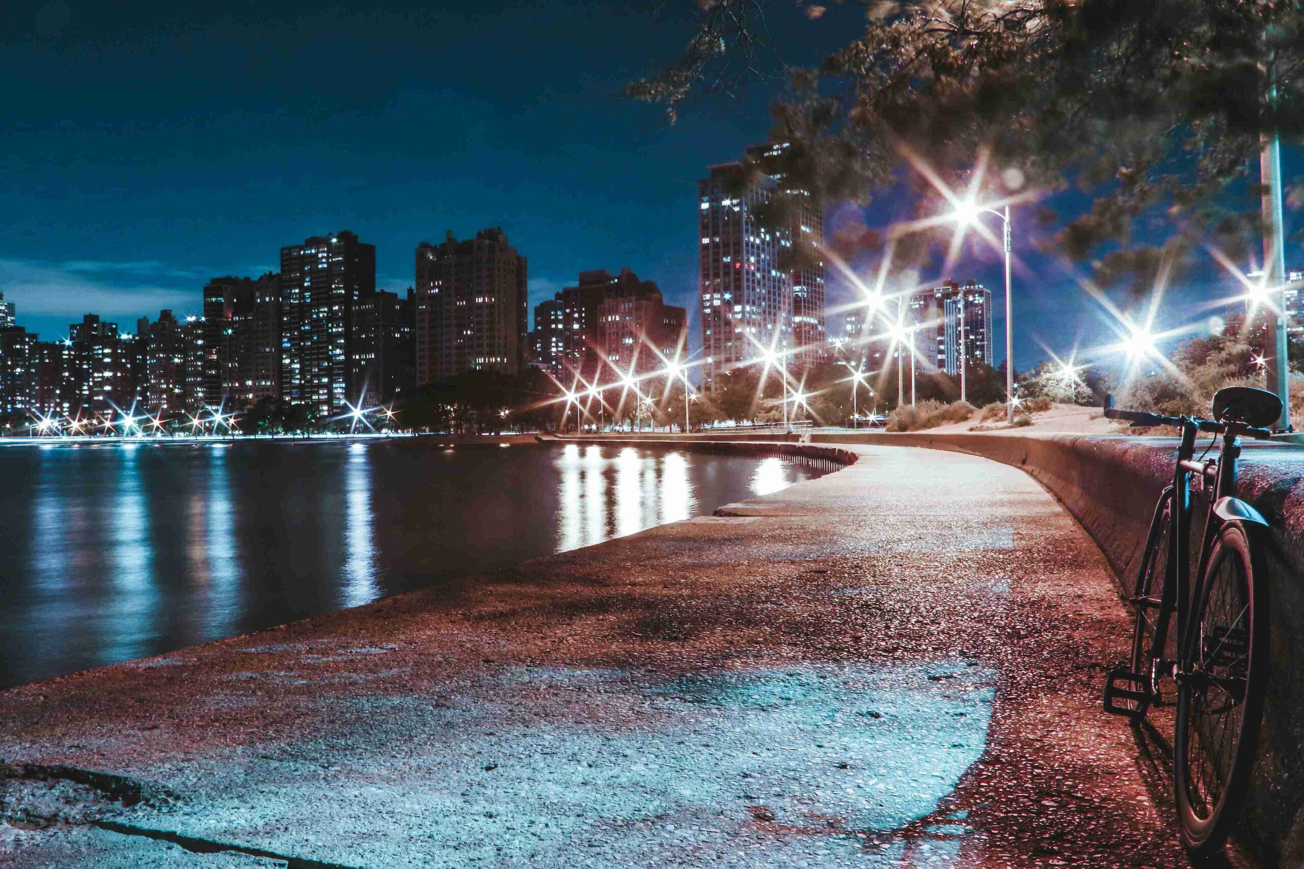 Biking in Chicago (©Mike Cox)