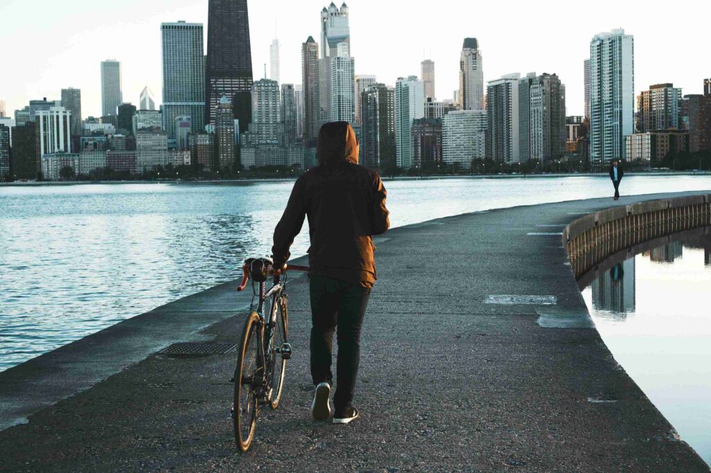 Biking in Chicago (©Robert V Ruggiero)