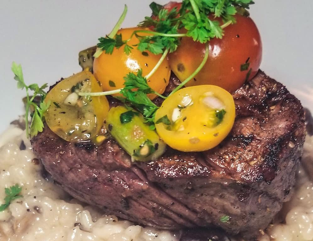 Le Cellier Steakhouse (Courtesy Natalia G Yelp)