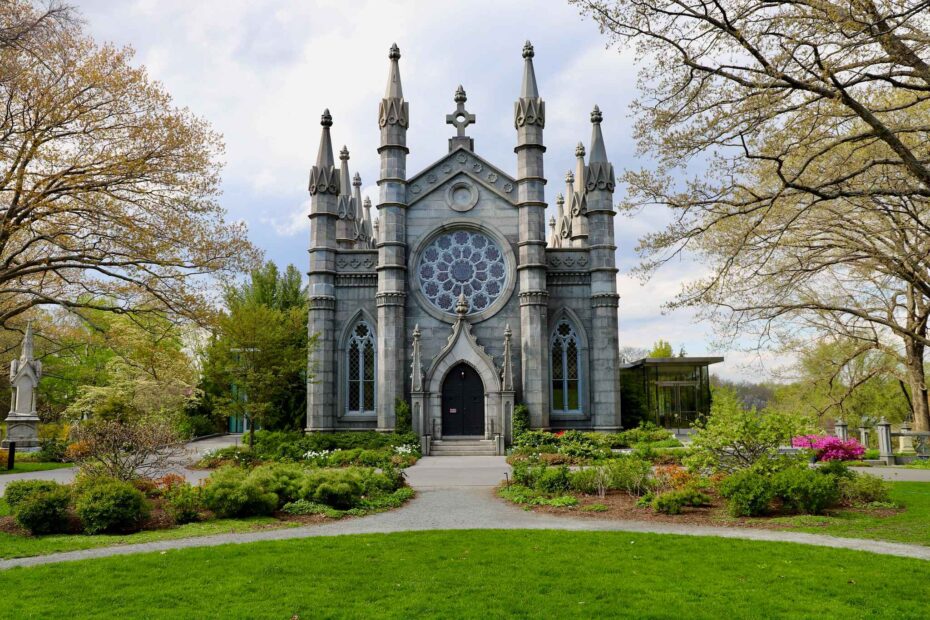 Mount Auburn Cemetery (©Corinne Elicona)