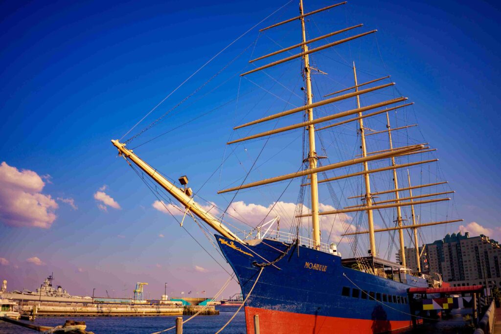 Moshulu (Photo by J. Fusco for VISIT PHILADELPHIA®)
