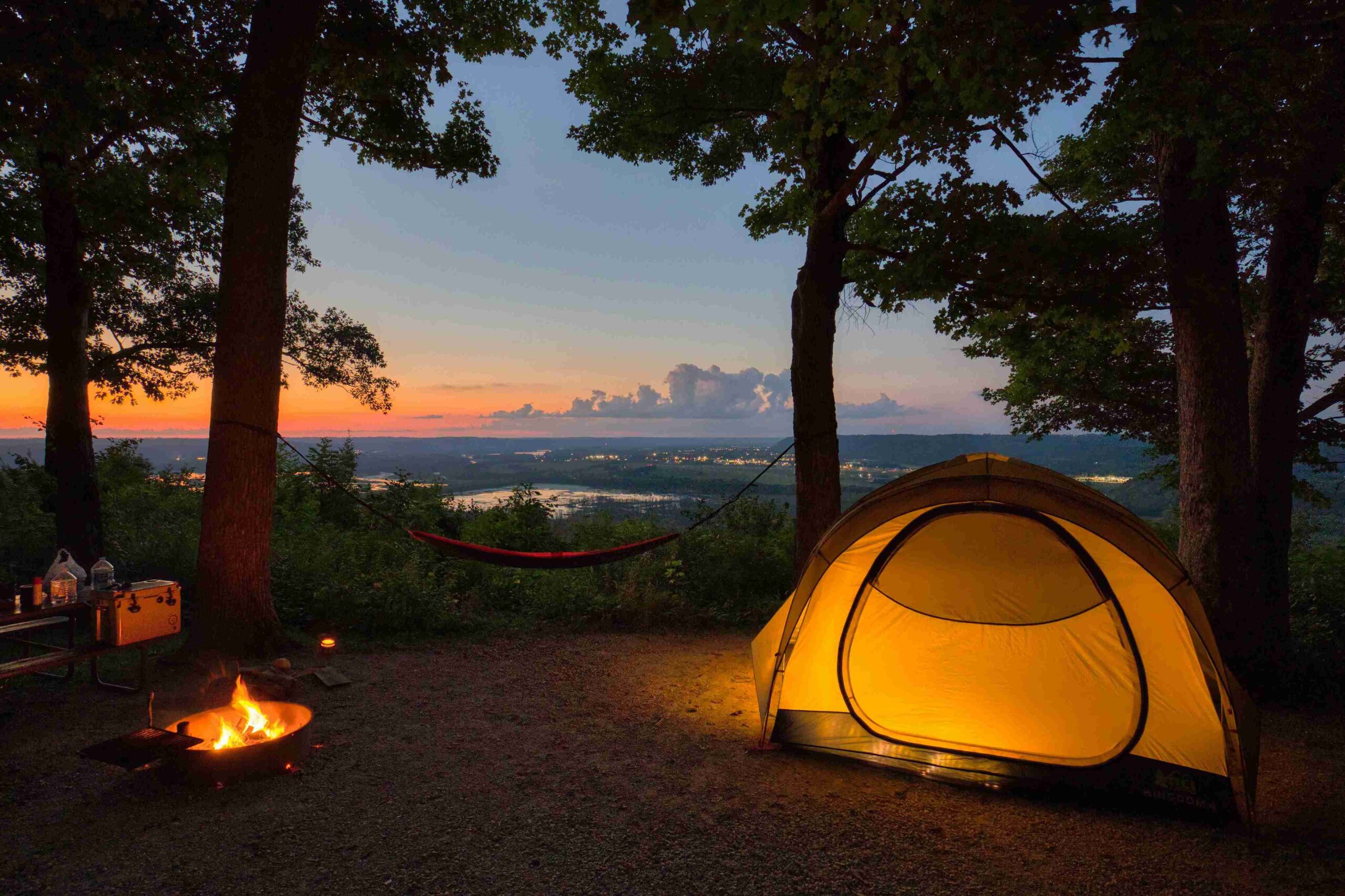Camping (©Dave Hoefler)