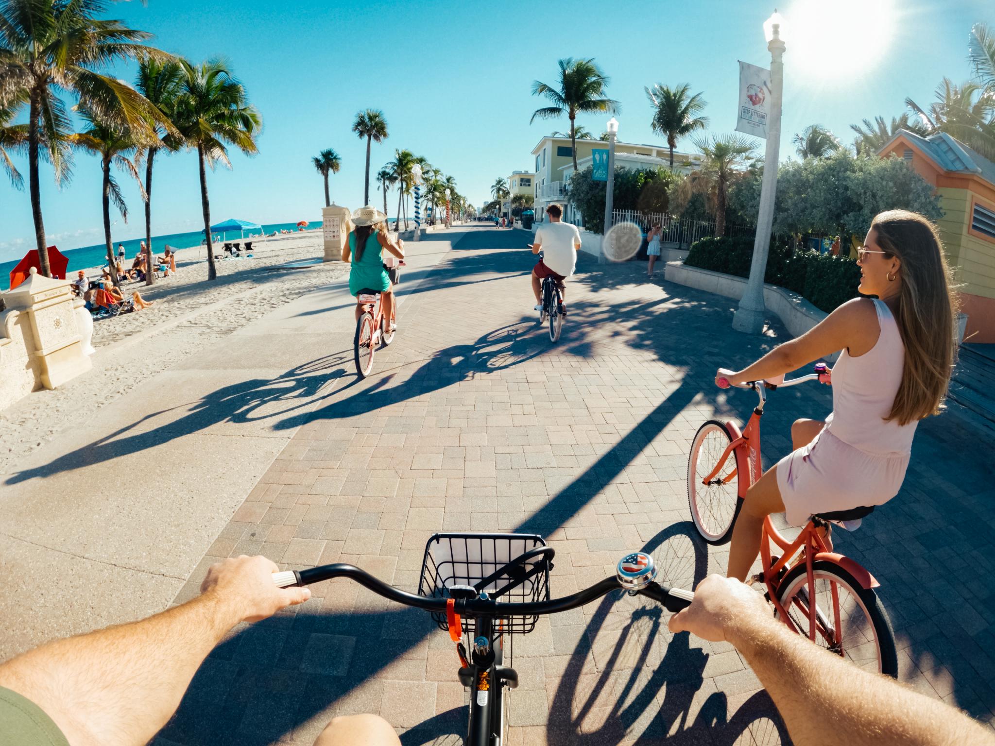 Hollywood Beach Boardwalk Biking (©Emergent Media)