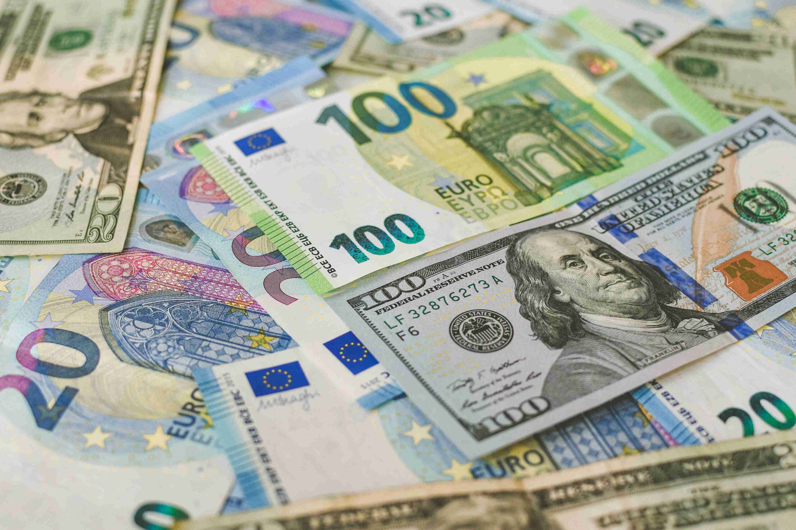 International Currency (©Ibrahim Boran)