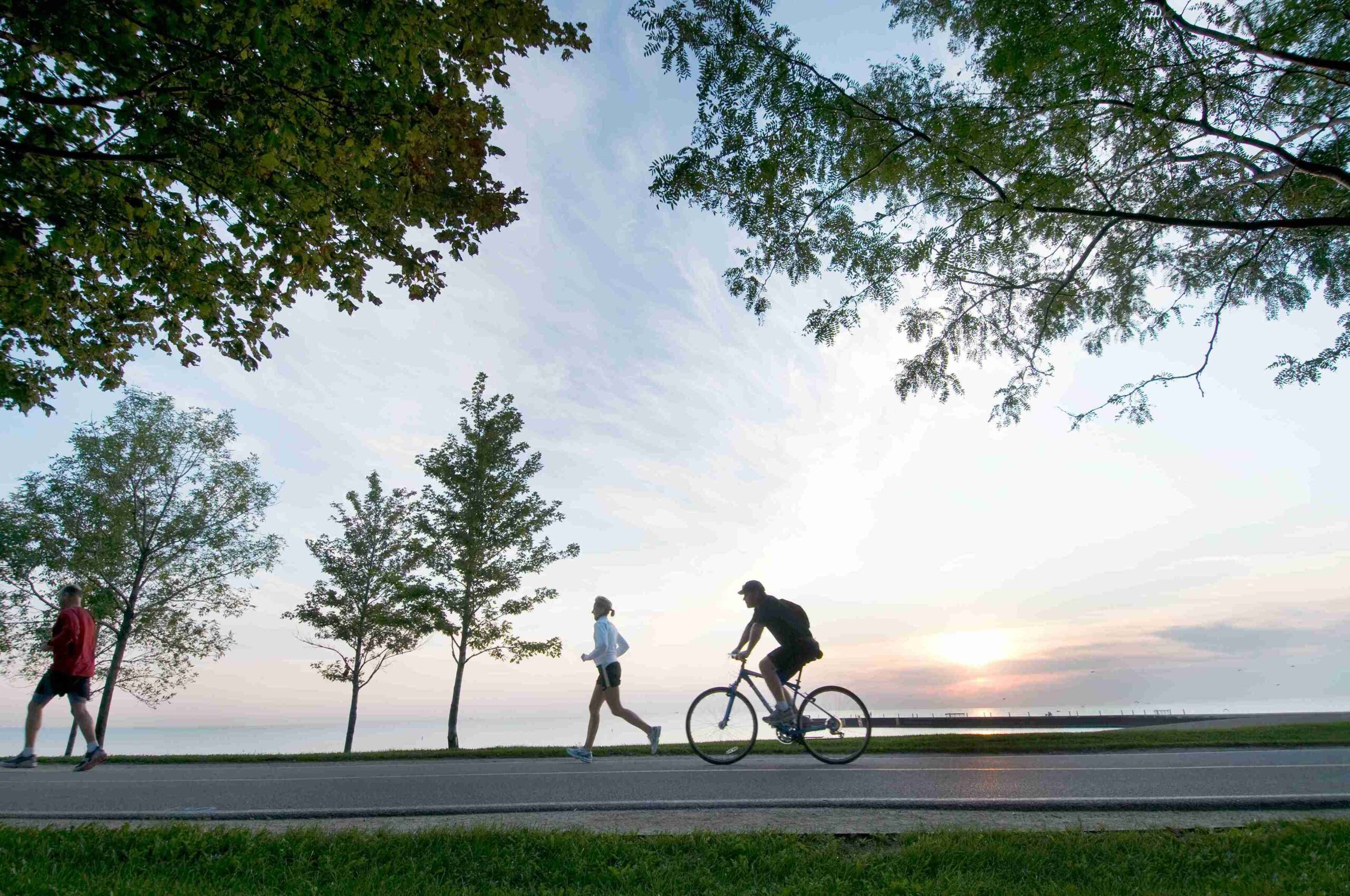 Lakefront Trail (Courtesy Illinois Office of Tourism Image Library)