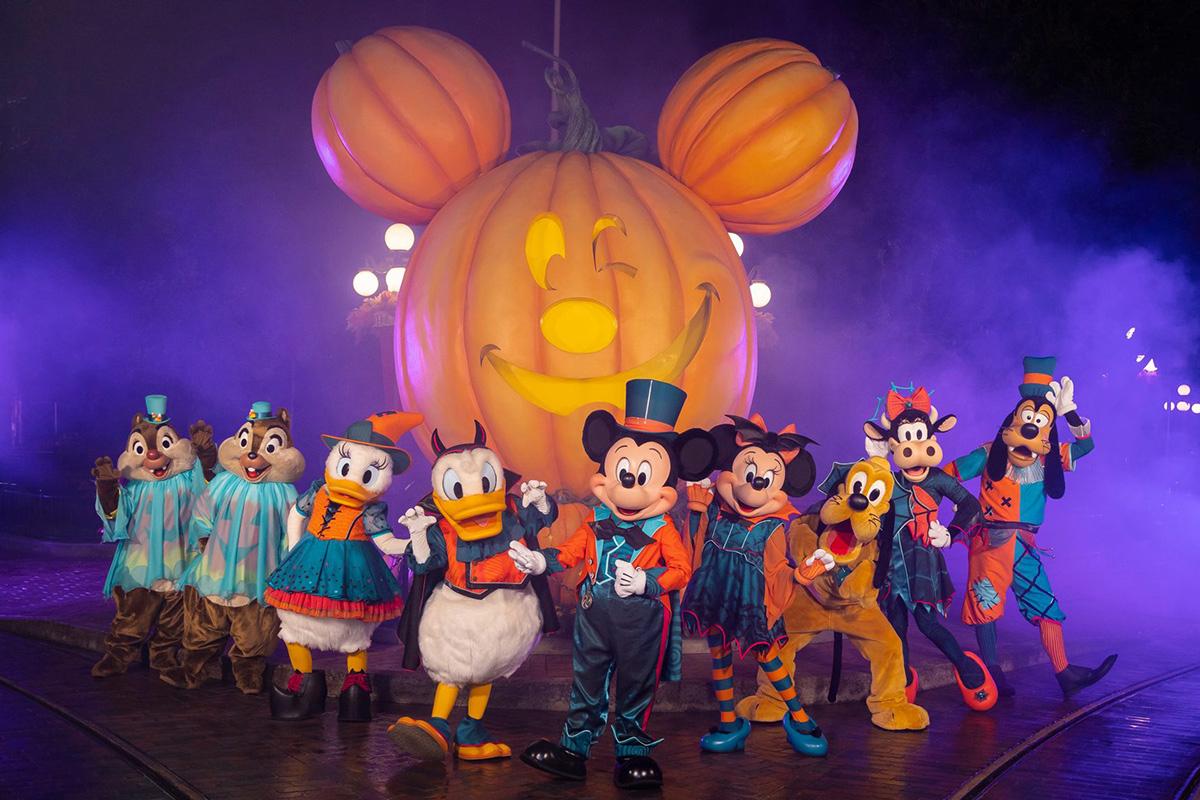 Halloween Time at Disneyland (©Christian Thompson/Disneyland Resort)