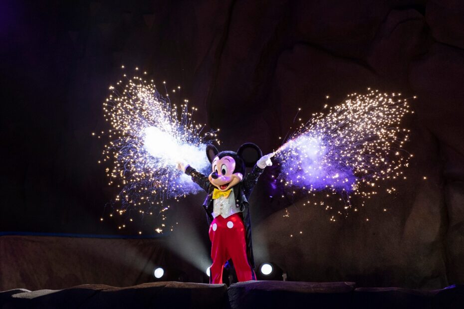 Fantasmic! Returns to Disney's Hollywood Studios (©Matt Stroshane)