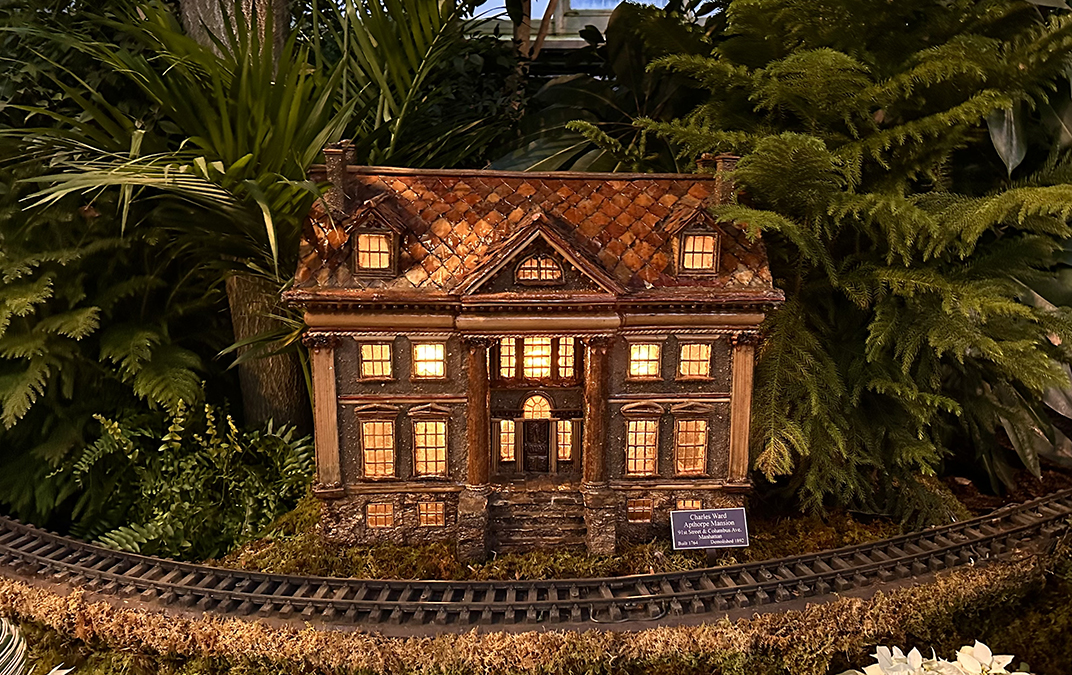 New York Botanical Garden's Holiday Train Show (©Melanie Lee)