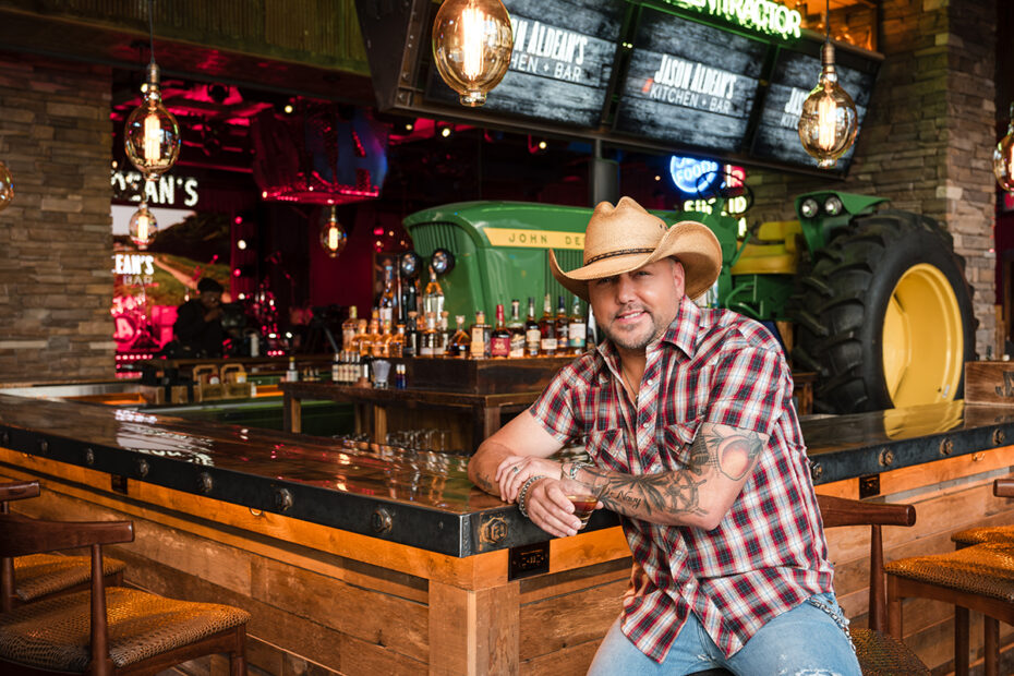 Jason Aldean at the Tractor Bar (©Eugene Dela Crus/OneSevenAgency.com)