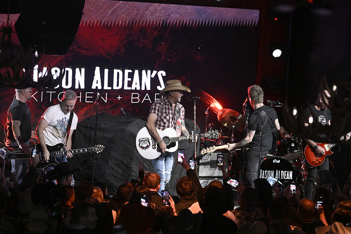 Jason Aldean Celebrates The Grand Opening Of New Jason Aldean's Kitchen + Bar On The Las Vegas Strip (©Bryan Steffy/Getty Images)