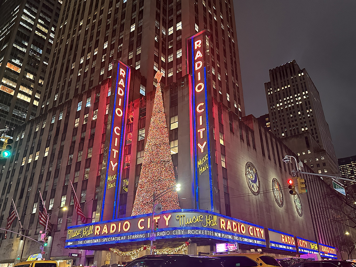 Radio City Music Hall (©Melanie Lee)