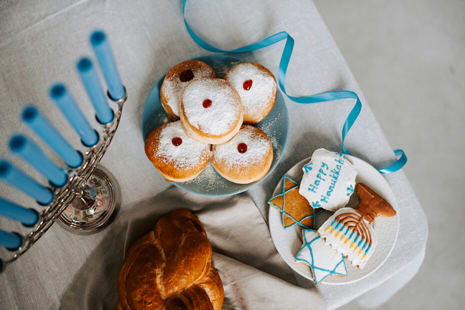 Hanukkah Celebrations (©Kateryna Hilzitsova)