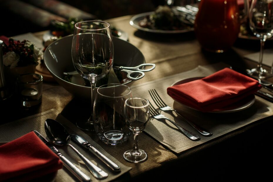 Restaurant Dining (©Getty Images)