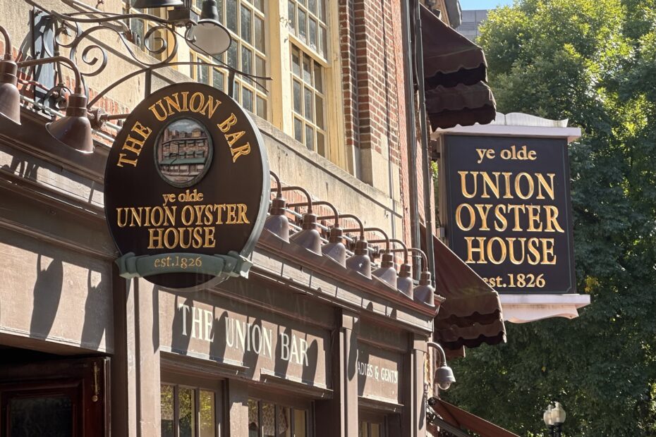Union Oyster House (©Melanie Lee)