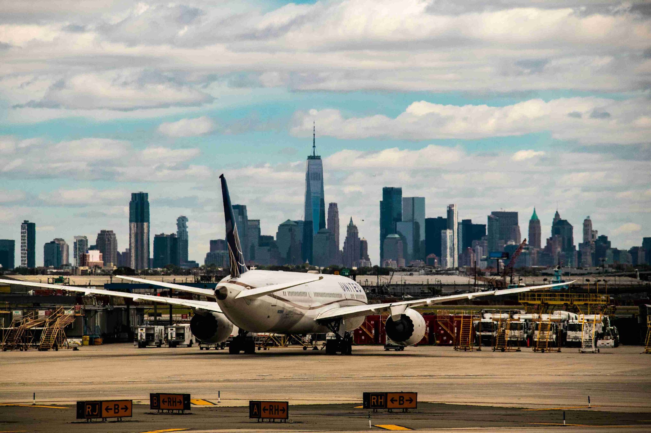 Newark Airport (©Jimmy Woo)