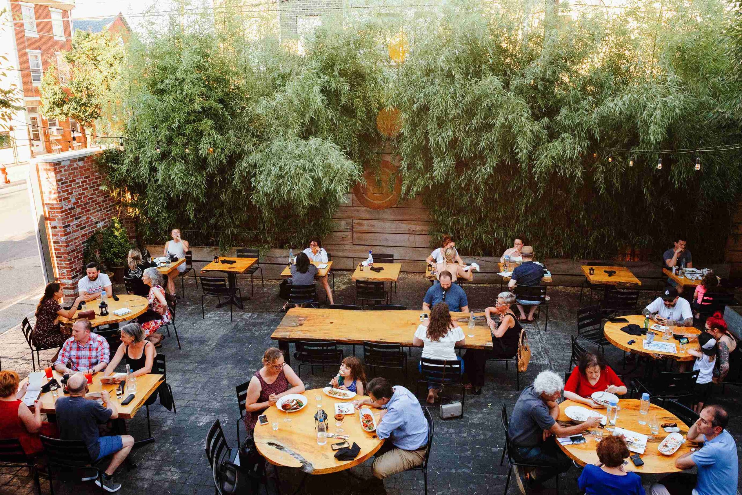 Front Street Cafe (Photo by A. Ricketts for VISIT PHILADELPHIA®)