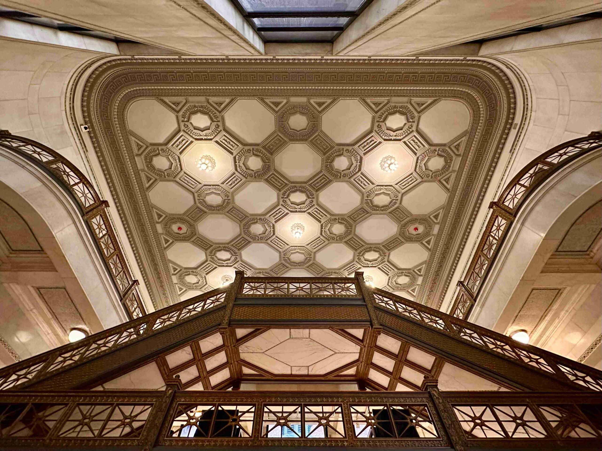 Chicago Cultural Center (©Melanie Lee)
