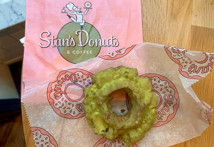 Stan's Donuts & Coffee (©Melanie Lee)