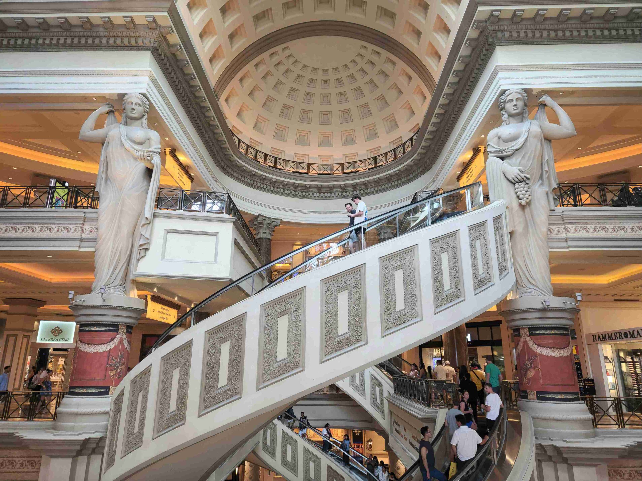The Forum Shops at Caesars Palace (©Zoshua Colah)