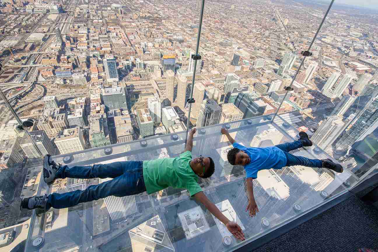 Skydeck Chicago (©Ranvestel Photographic)