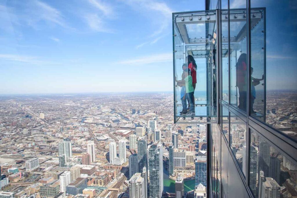 Skydeck Chicago (©Ranvestel Photographic)