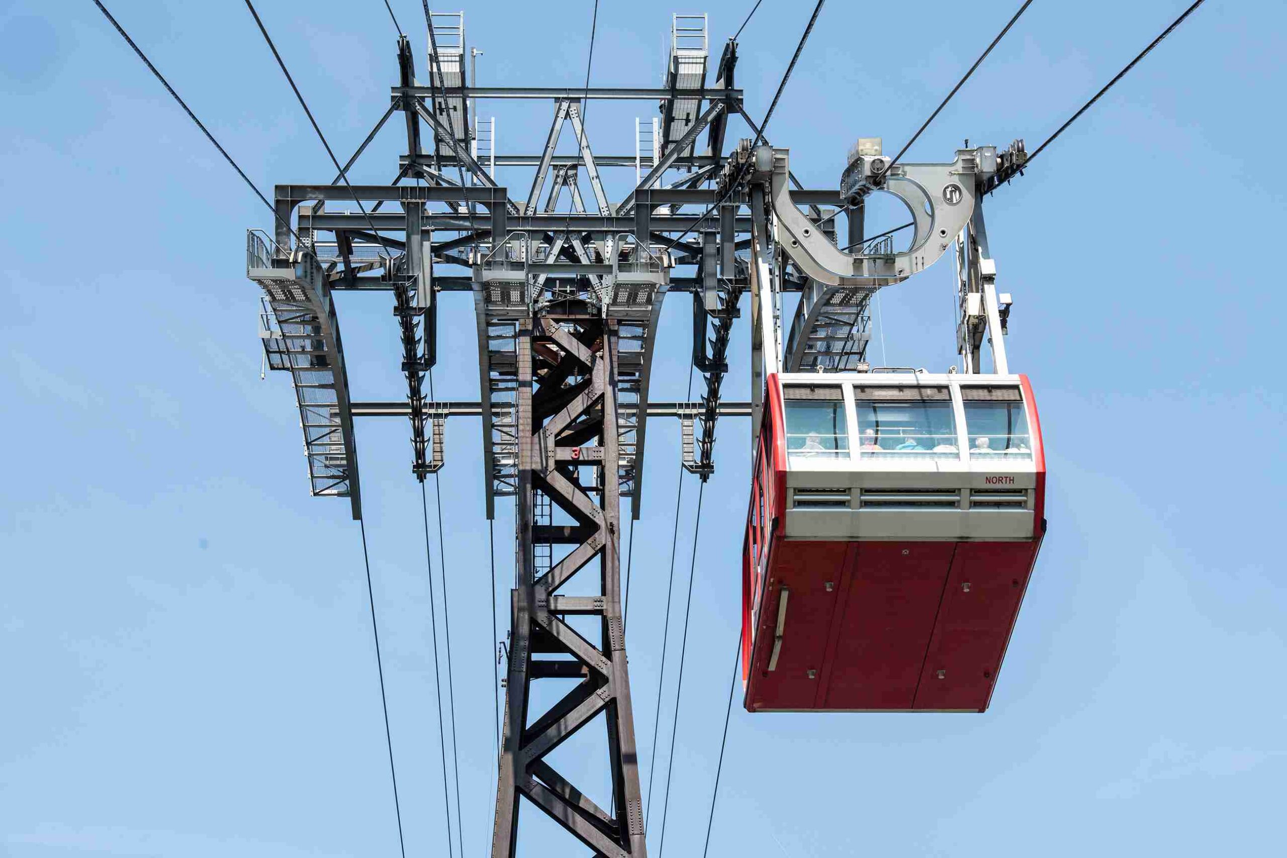 Roosevelt Island Tram (©Julienne Schaer / NYC Tourism + Conventions)
