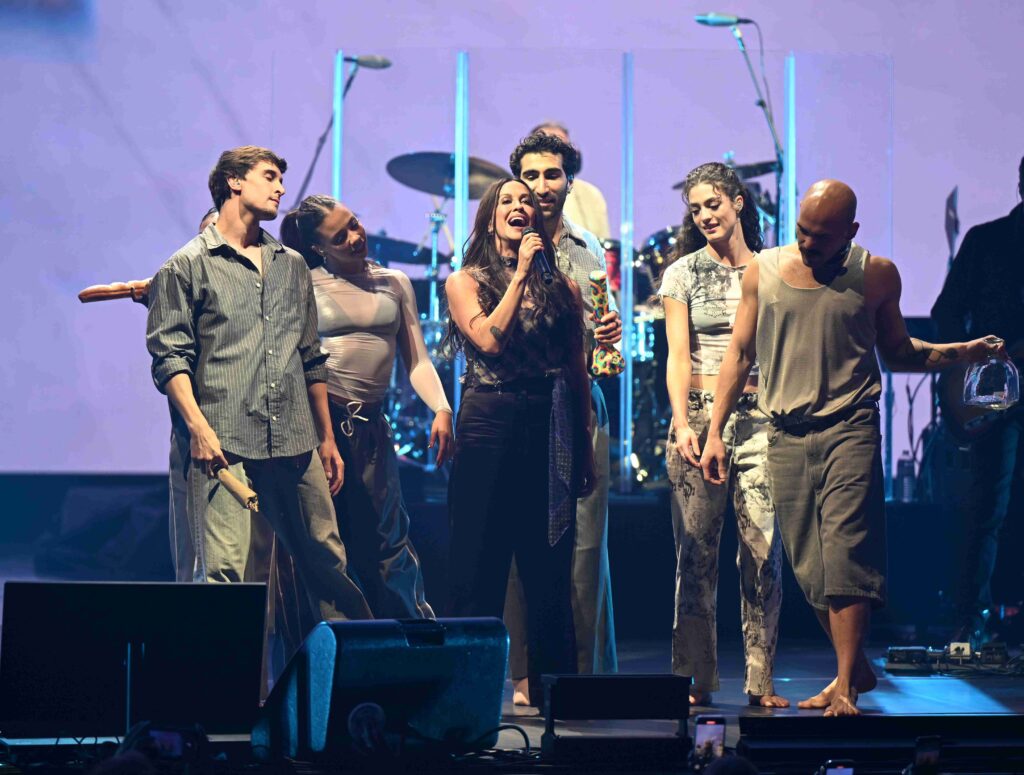 Alanis Morissette: Las Vegas 2025 at The Colosseum at Caesars Palace (©Denise Truscello)