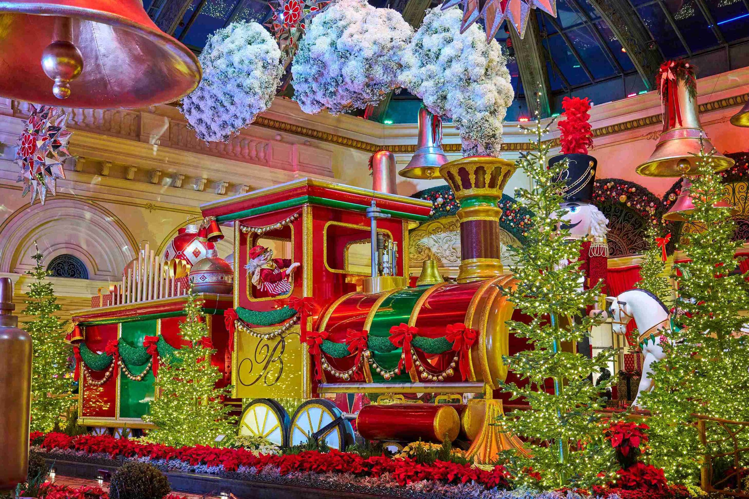 Bellagio Conservatory & Botanical Gardens Holiday Display (Courtesy MGM Resorts International)
