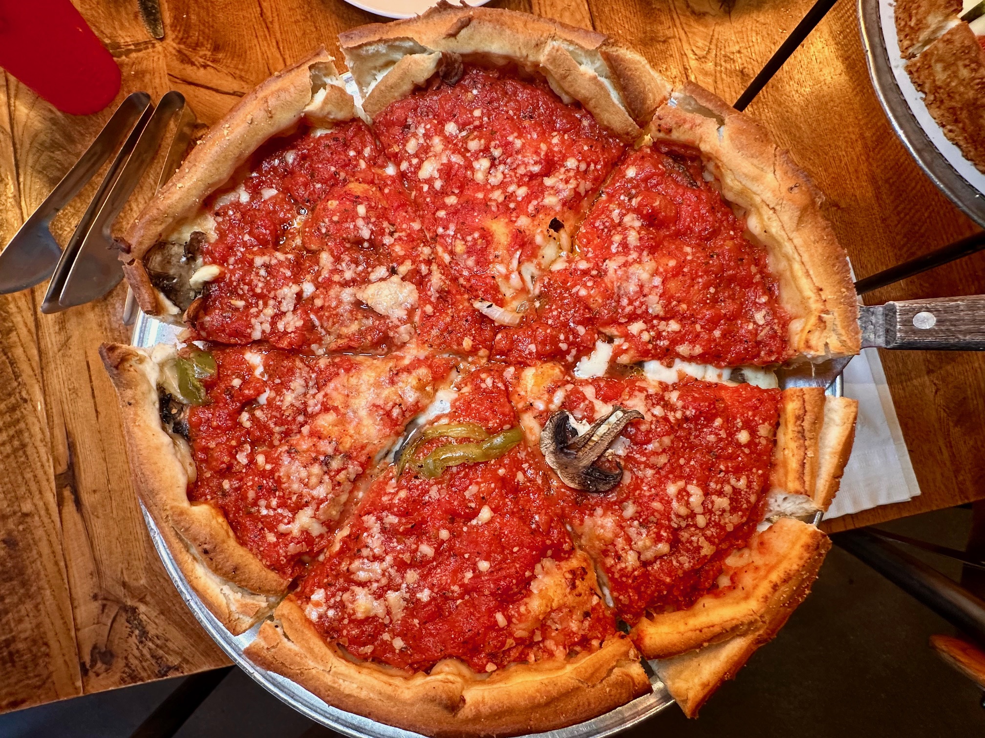 Deep Dish Pizza at Giordano's (©Melanie Lee)