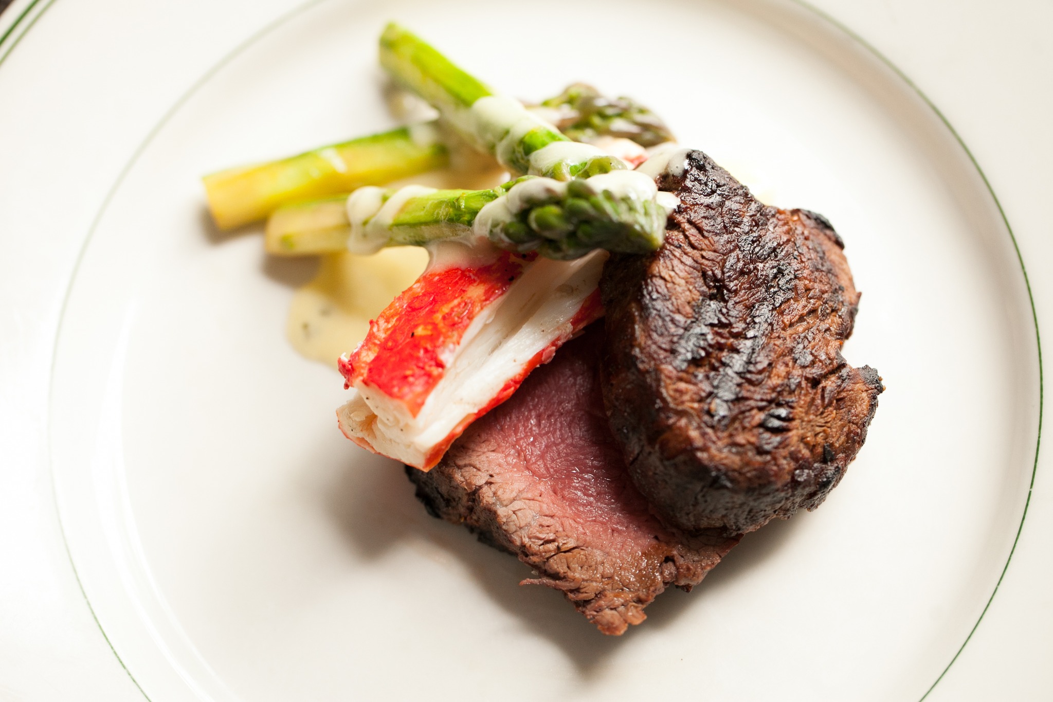 Joe's Seafood, Prime Steak & Stone Crab (Courtesy Lettuce Entertain You Restaurants)