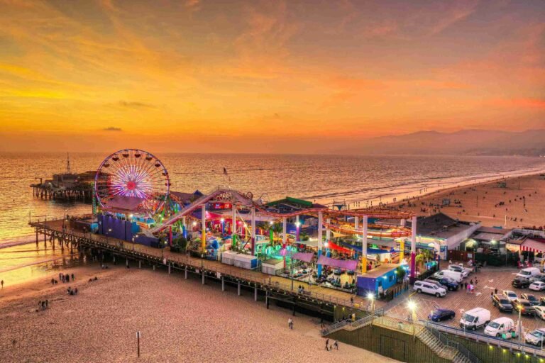 Santa Monica Pier (©Venti Views)