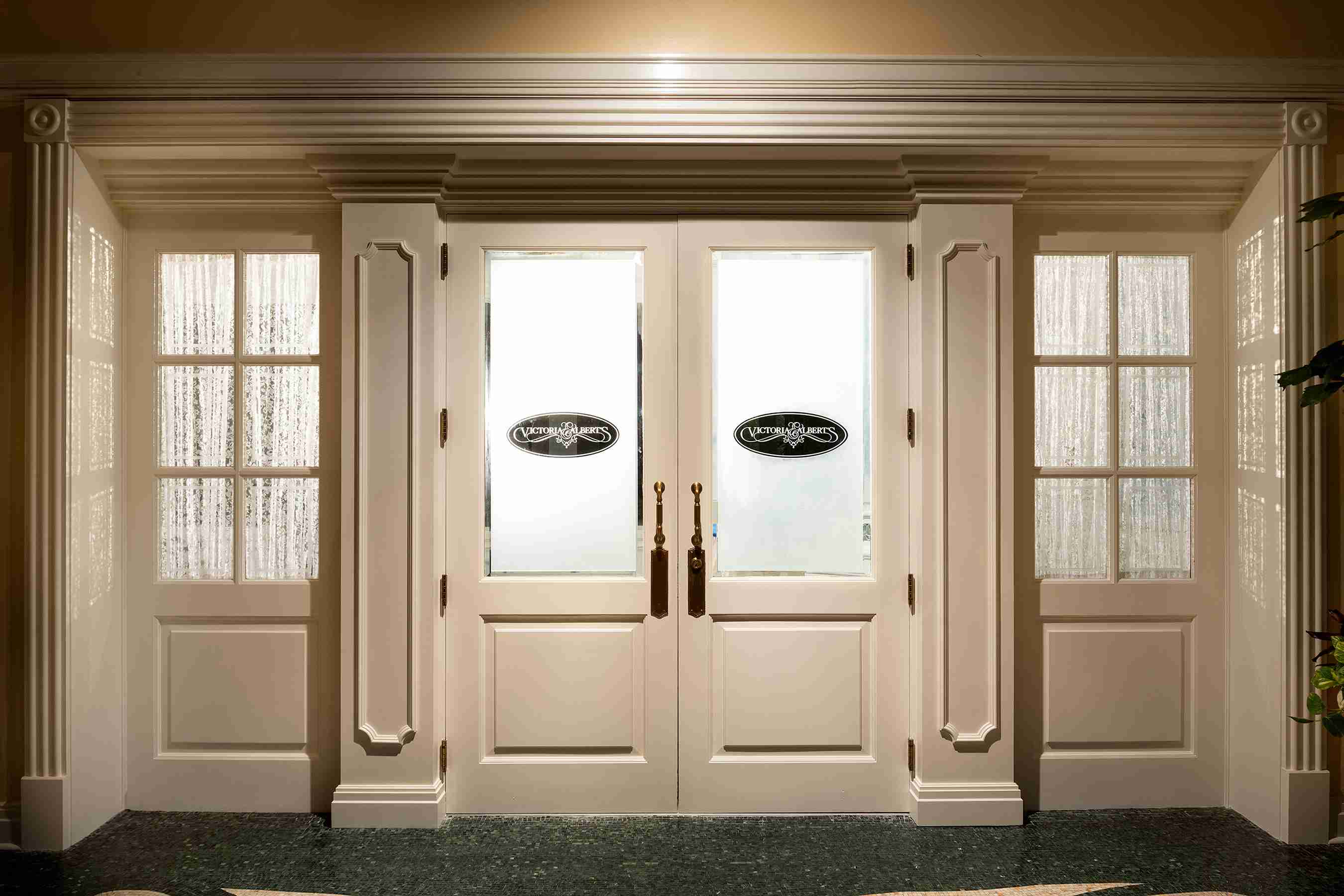 Victoria & Albert's (Courtesy Walt Disney Company/©Kent Phillip)