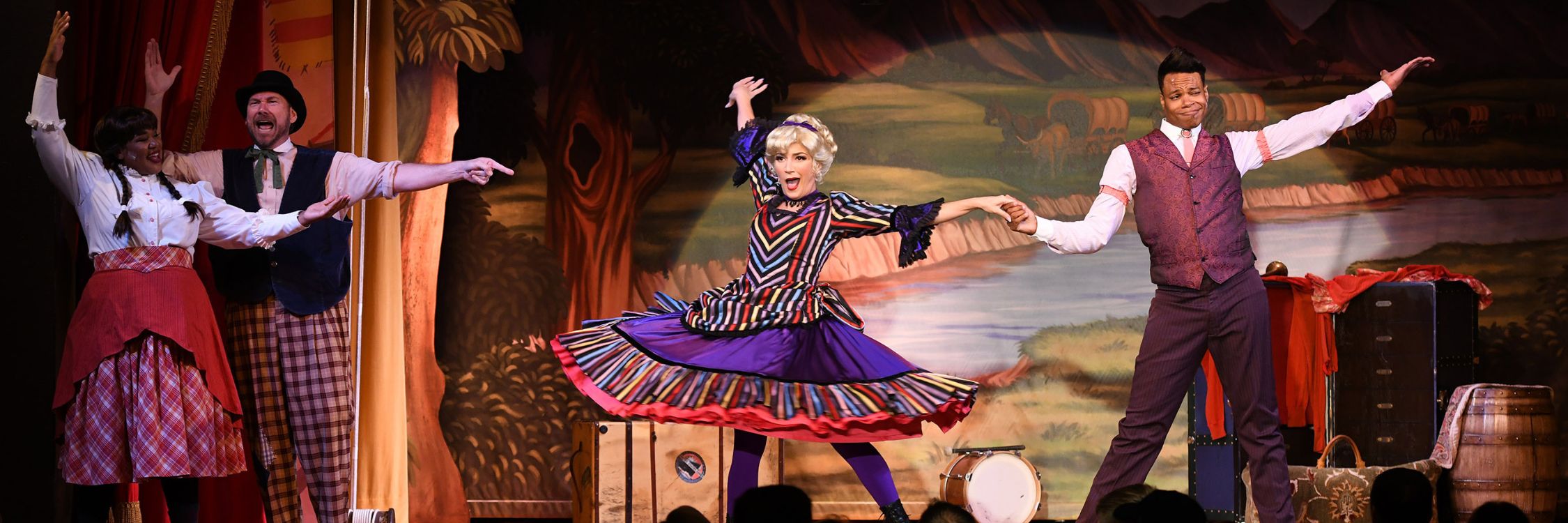 Hoop-Dee-Doo Musical Revue (©Mark Ashman/Walt Disney World Resort)