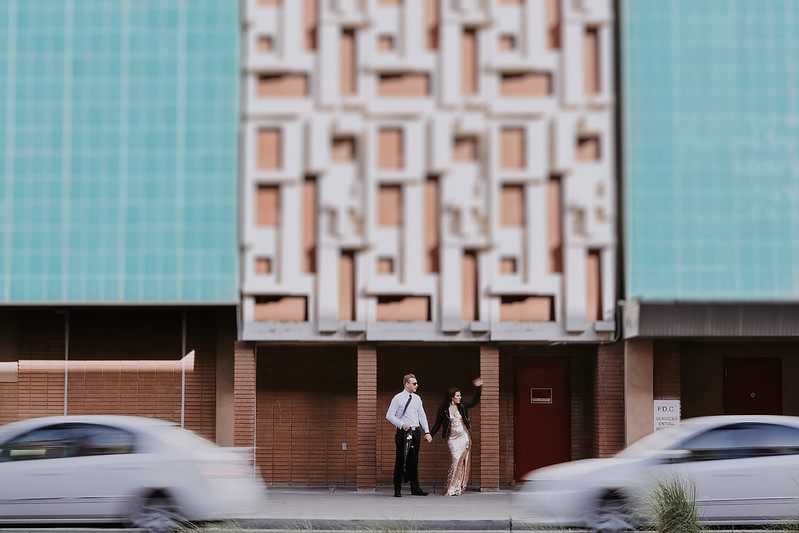 Getting Married in Vegas (©Amberlight Collective)