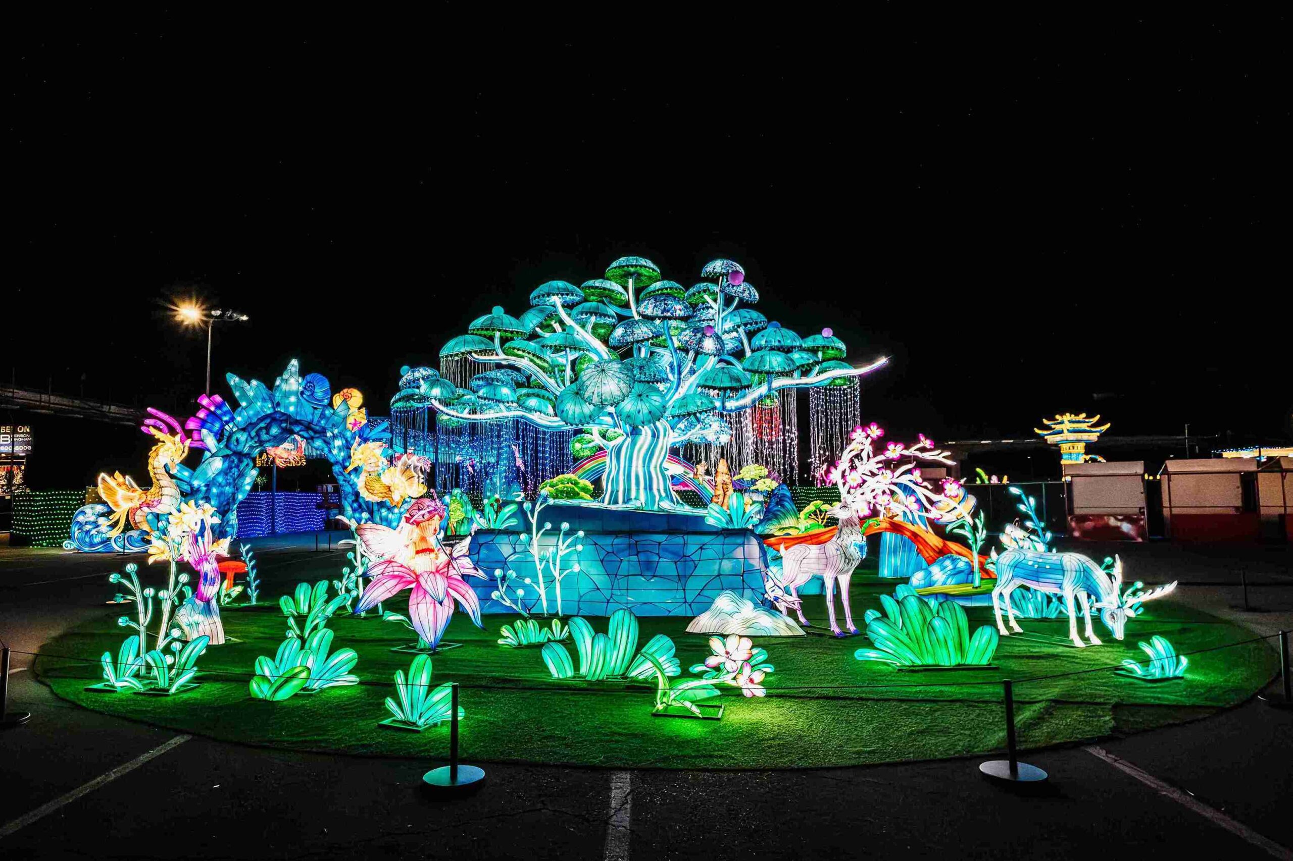 GlowFest Tree of Life (©Eugene Dela Cruz, OneSeven Agency)