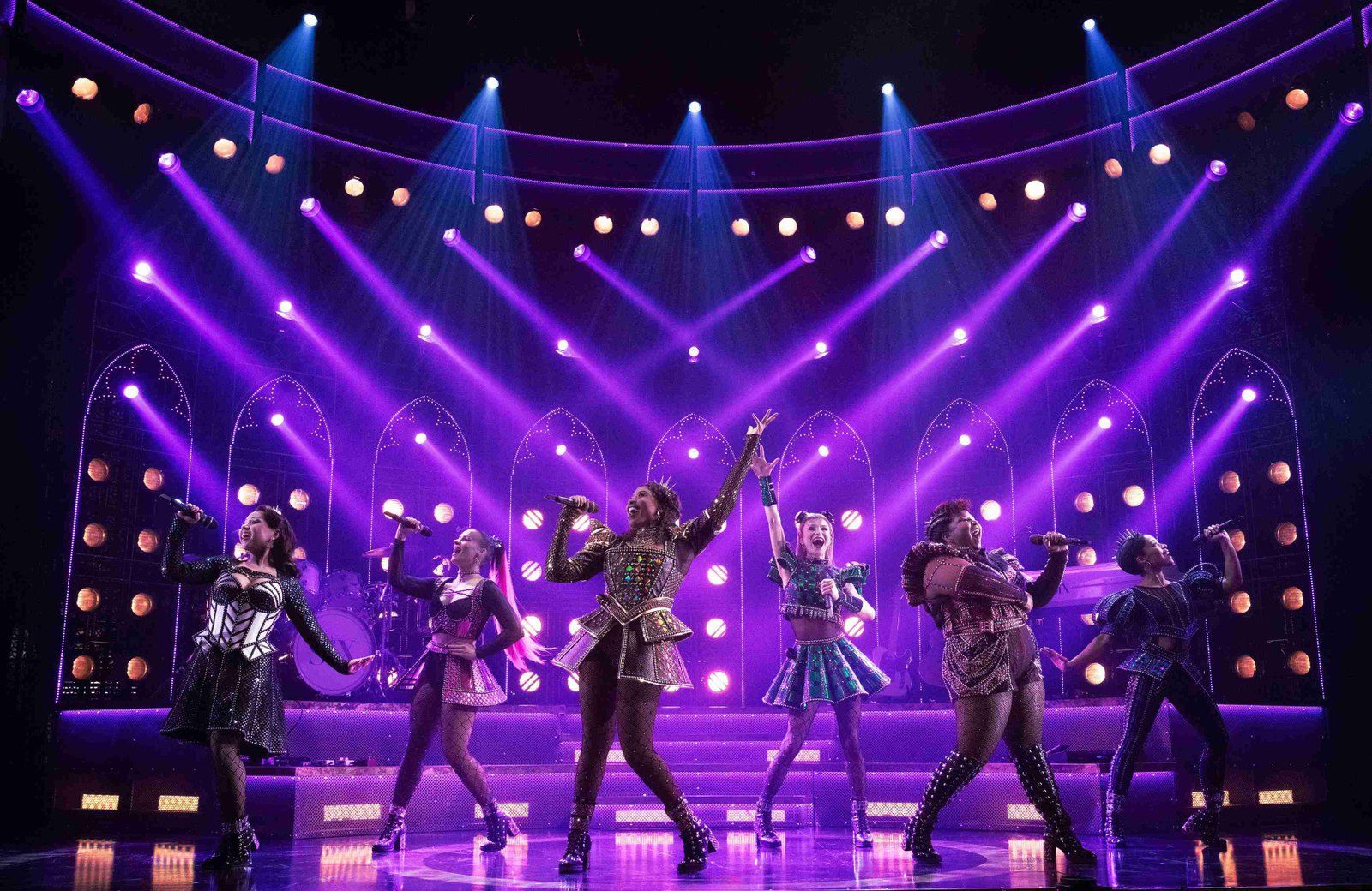 SIX: The Musical (©Joan Marcus)