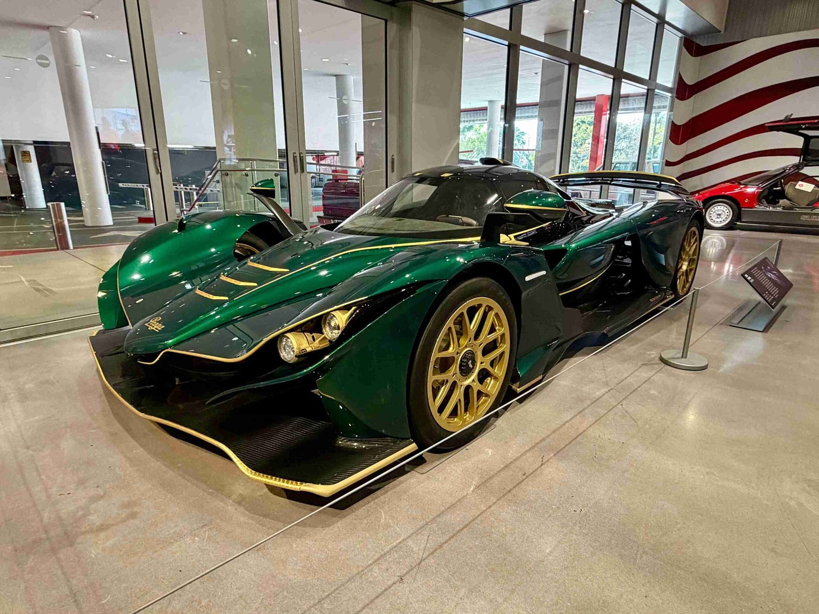 Petersen Automotive Museum (©Melanie Lee)