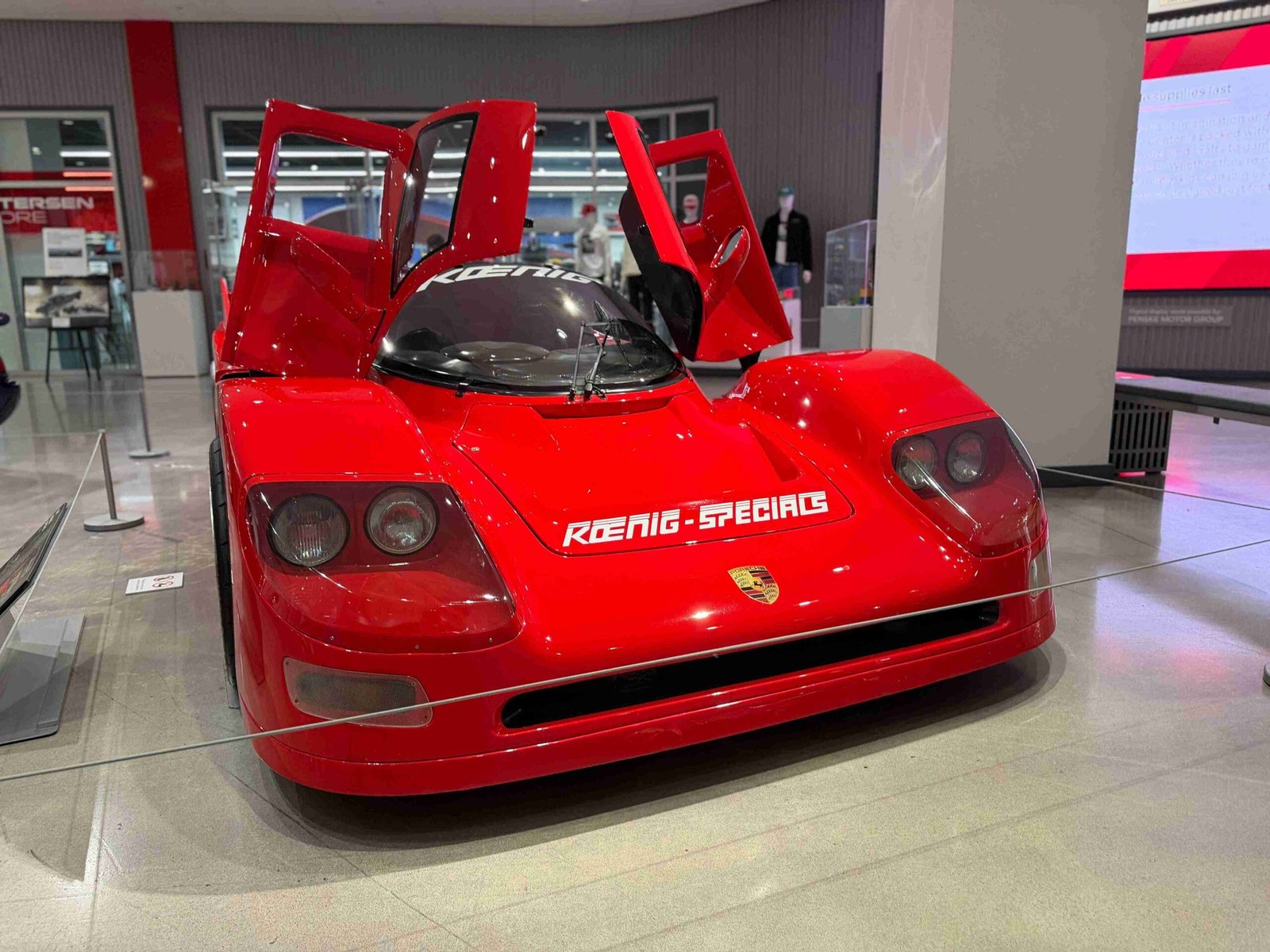 Petersen Automotive Museum (©Melanie Lee)
